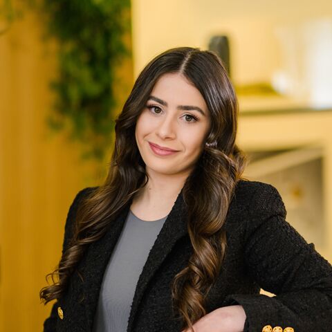 NOVIA Team Düsseldorf: NOVIA Baumanagement GmbH - Zehra Ürker Portrait