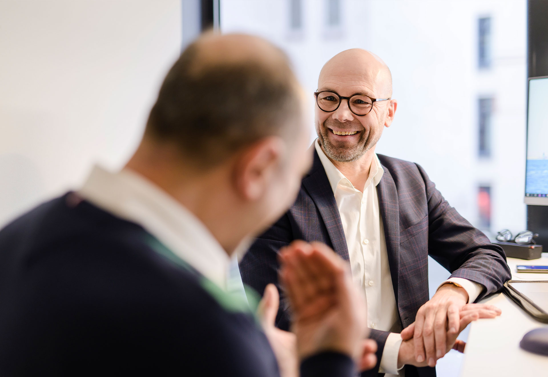 NOVIA GmbH Consulting und Baumanagement - Momentaufnahme Gespräch Projektleiter und Geschäftsführung: Ralph Baumann im Fokus